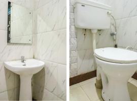 Hotel O Shiv Shankar, ξενοδοχείο σε Dayāl Bāgh