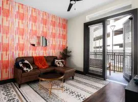 Lux 1BR Near Downtown & Domain Pool, Gym