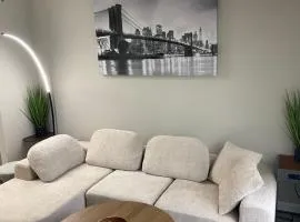 Bright & Stylish 1BR Minutes to The Woodlands