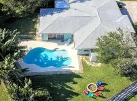 Heated Pool! Coastal Retreat Cocoa Beach