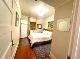 Heart of LA Koreatown bungalow 1bd 1bath