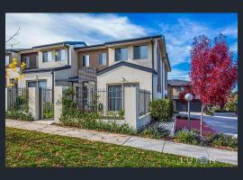 Home in Casey, hotel in Hall