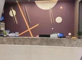 IU Hotels· Wuhan Jianghan Road Metro Station