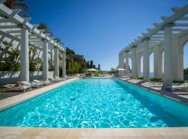 Luxury Apartment Palais Maeterlinck, hotel cerca de Faro de Cap Ferrat, Niza