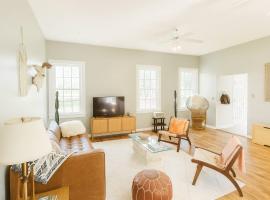 Old School Charm | Sleeps 6، فندق في Niles