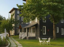 Amantran Resorts and Wellness Centre, khách sạn ở Almora