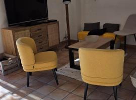 Grande Maison de Famille Cosy, hotel a Cruis