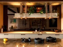 Luxury On The Bay - 2 x 3 Bedroom Apartments