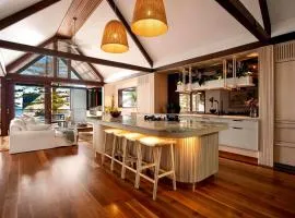 Luxury On The Bay 1
