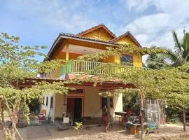 Flower Bungalow Mpai Bay