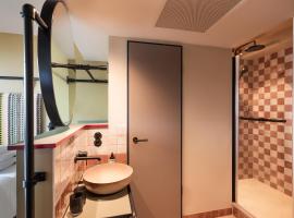 Me and All Hotel Berlin East Side, by Hyatt - NEW OPENING, hotel v Berlíně