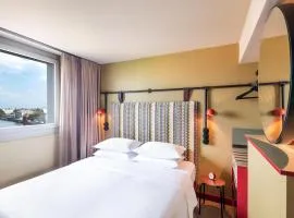 Me and All Hotel Berlin East Side, by Hyatt