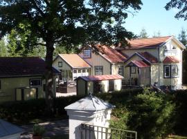 Skogis Bed & Breakfast, hotel di Katrineholm