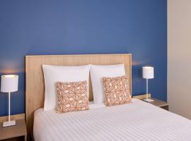 Quality Suites Voiron, hotel in Voiron