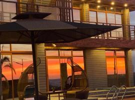 The Baywalk Sunset Resort, hotel with hot tubs in Agoo