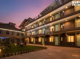 StayVista at The Vara House with AC & Board Games