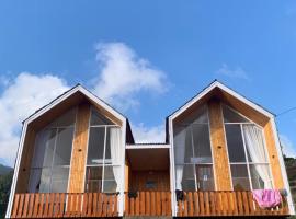 Cabin wahyu abadi near prau Mountain type mezzanine, σαλέ σε Diyeng