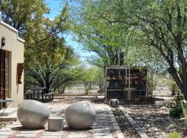 Nagenoeg Guest House, hotel in Beaufort Wes