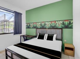 Hotel O near Trans Studio Theme Park formerly Sunset Cozy Residence, Hotel in Mantaak