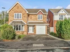 Spacious 4 Bedroom Warrington House with Free Parking Perfect for Contractors, Families and Business Guests