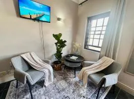 9 at Huis Piron - Location Stellies Central