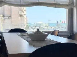 Bilocale in centro, con vista mare e Rotonda