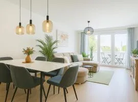 Stylish Old Town Apartment with Free Parking and a Balcony near the Cathedral