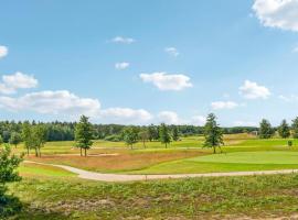 Stunning Apartment In Nimtofte With Wifi, luxusn&iacute; hotel v destinaci Nimtofte