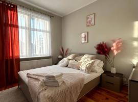 Apartament Centrum 3 pokojowy z widokiem na morze，位于萨比诺瓦的酒店