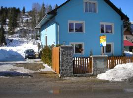Modr&yacute; dom, hotel med onsen i Vitanov&aacute;