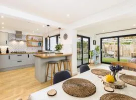 Family Friendly 3 Bed Home - Pass the Keys