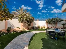 Full Moon Guesthouse