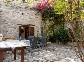 Villa Monti Cozy Yard & BBQ Perfect for Families & Friends
