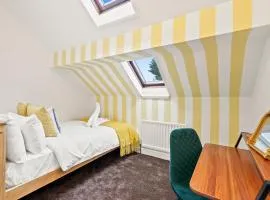 Victorian 5-Bed Home, Loft, Walk to City & Cricket