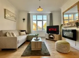 3-bedroom Doncaster contractor stay near hospital with free parking