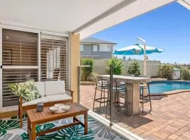 Waterfront entertainers dream with private beach