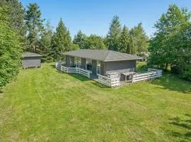 3 Bedroom Beautiful Home In Væggerløse