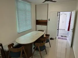 Domuss Guesthouse- 4B3B Tunas