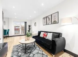 Luxurious Modern 2 Bedroom Apartment with Terrace