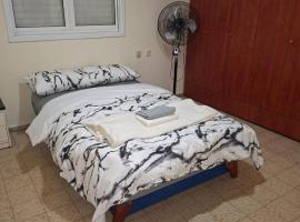 דירת ציון, ξενοδοχείο σε Petaẖ Tiqwa