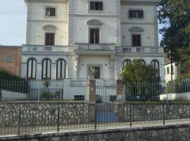 Villa Santoni Guest House, hotel i Orte