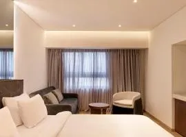 Nur Edge Aparthotel - Acropolis Skyline