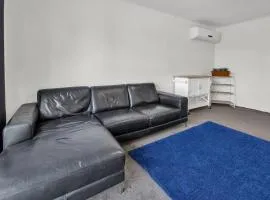 Hoppers Crossing Hideaway Giant Backyard