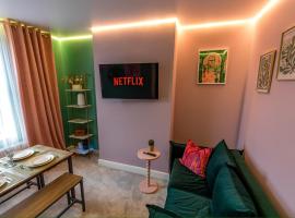 Checkered Wonderland at 19 Milbanke, Hotel in Doncaster