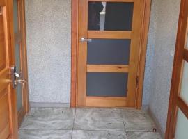 Однокімнатна квартира, ξενοδοχείο σε Sarny