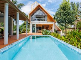 Luxury Villa - Pool - Gym - Steam Room - Garden, hotel in Ko Pha Ngan