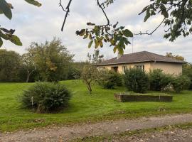 Nuit &agrave; la campagne, hotel con estacionamiento en Assenoncourt