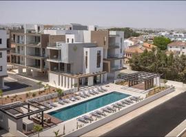 Kalamon Luxury Suite 203 w Pool and Gym, hotel a Livadhia
