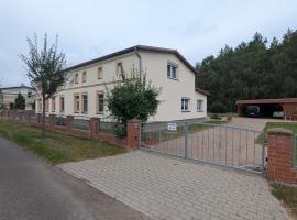 großzügige Ferienwohnung mit 2 Schlafzimmern, hotel a Nossentiner Hütte