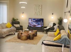 Pool Chalet W Green Garden & BBQ Relax، فندق في الرياض